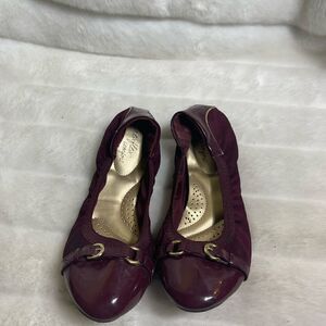 Dexflex comfort ballerina flats burgundy patent & fabric gold tone accent SZ7.5